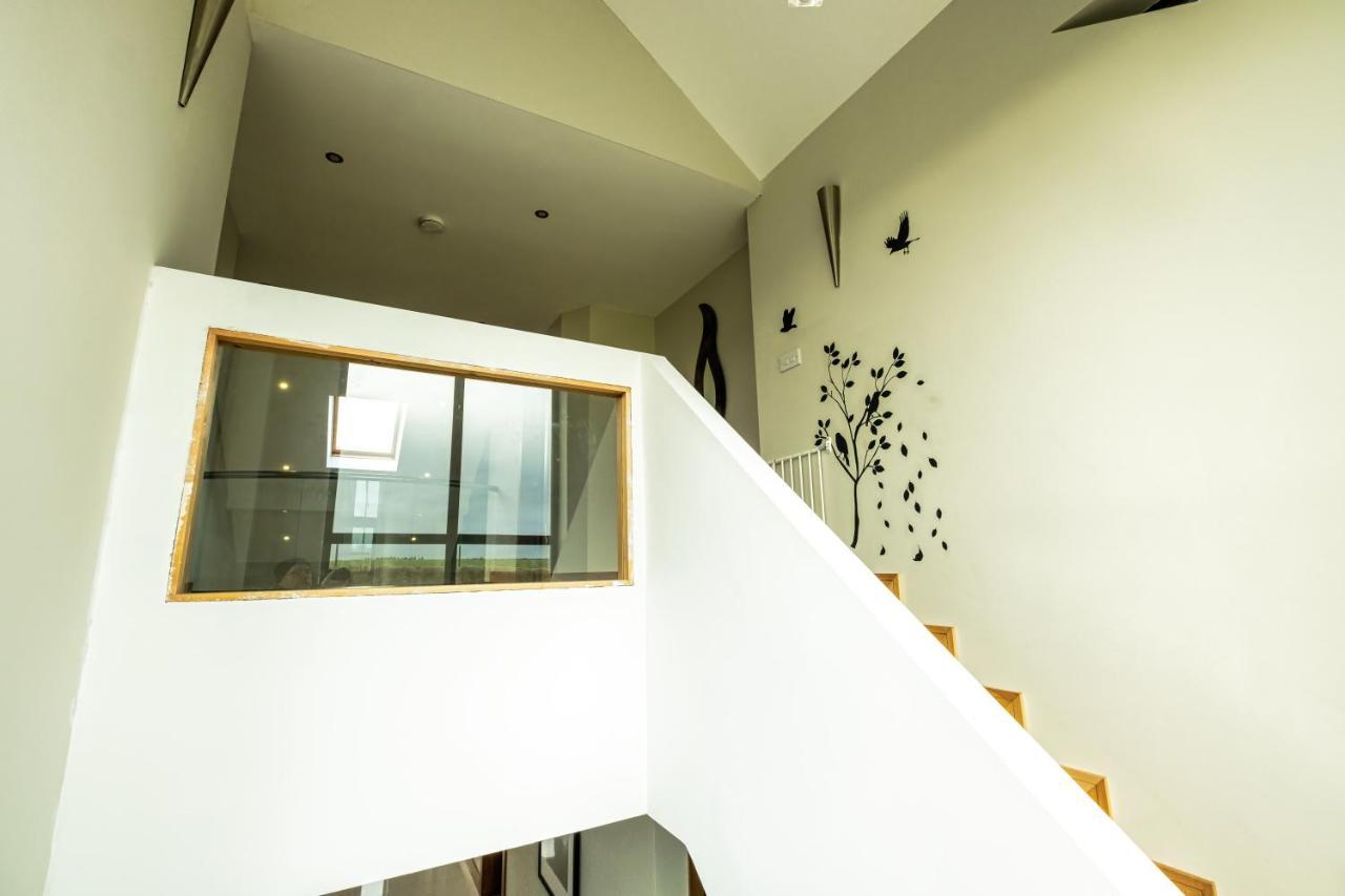 فيلا إنيسكرونفي House By The Sea & Golf Course المظهر الخارجي الصورة
