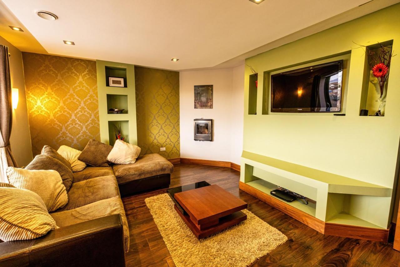 فيلا إنيسكرونفي House By The Sea & Golf Course المظهر الخارجي الصورة