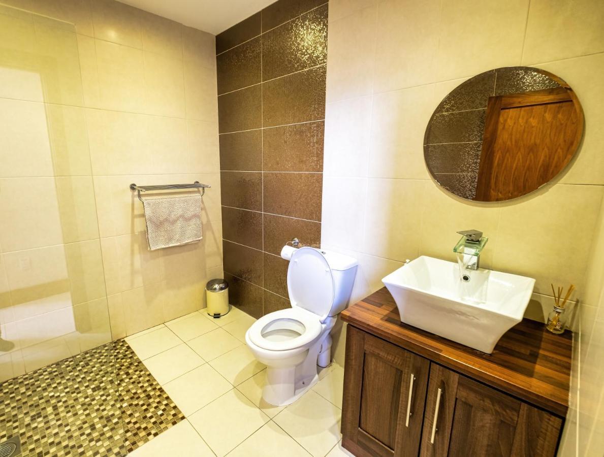 فيلا إنيسكرونفي House By The Sea & Golf Course المظهر الخارجي الصورة